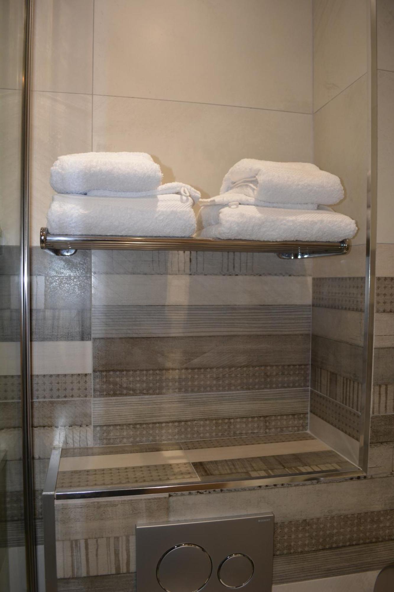 Appartement-Terrasse Parking Prive Meuble De Tourisme 4 Etoiles แบลฟอร์ ภายนอก รูปภาพ